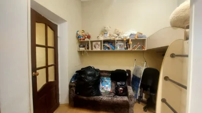 Продам 2-кімнатну квартиру. Вул.Тропініна,45.