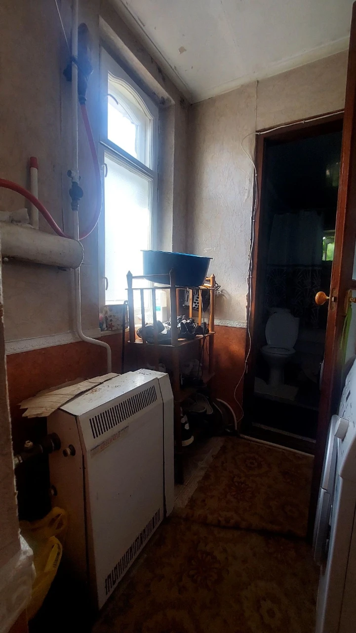 Продам 2-кімнатну квартиру. Вул.Тропініна,45.
