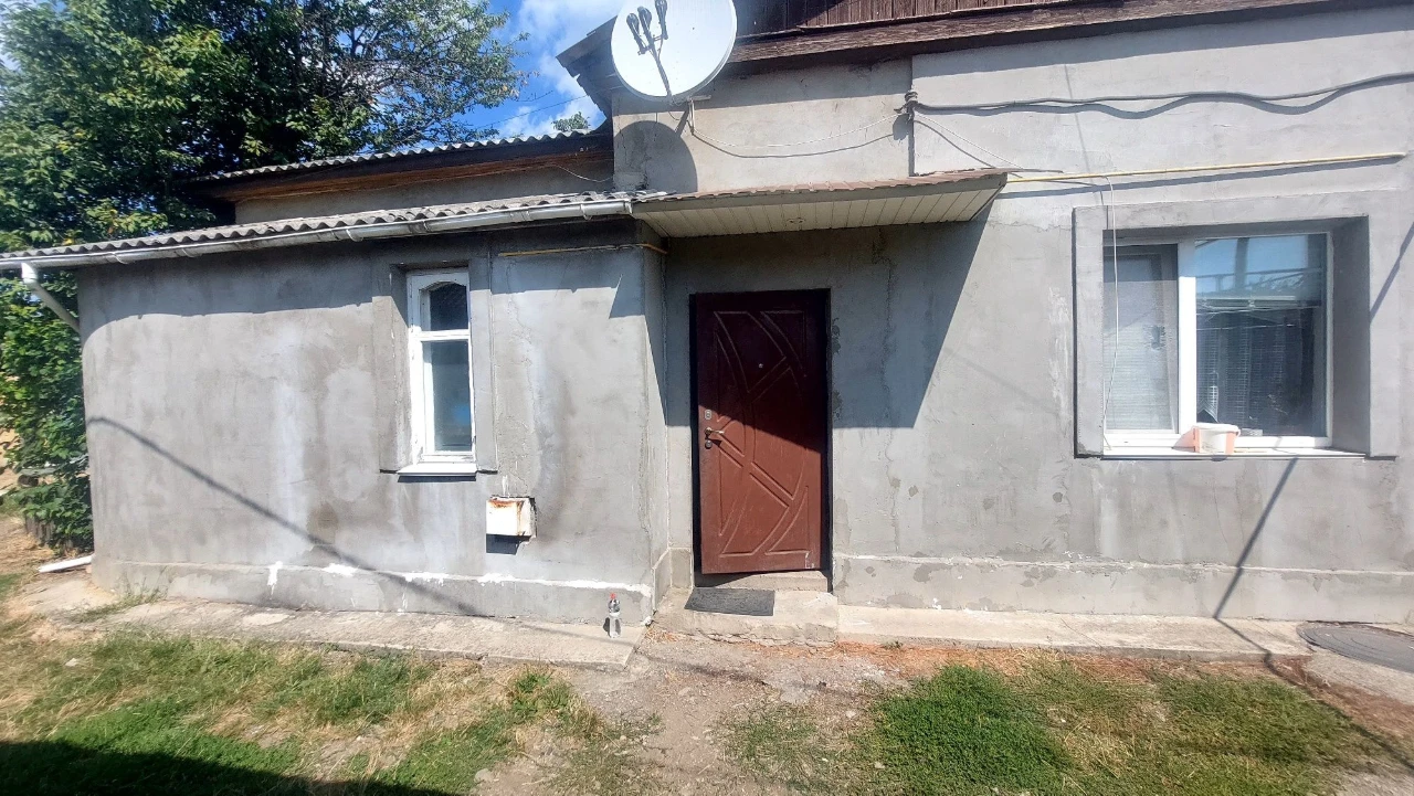 Продам 2-кімнатну квартиру. Вул.Тропініна,45.