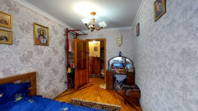 Продам 4-кімнатну квартиру. Пр-т Незалежності,301.