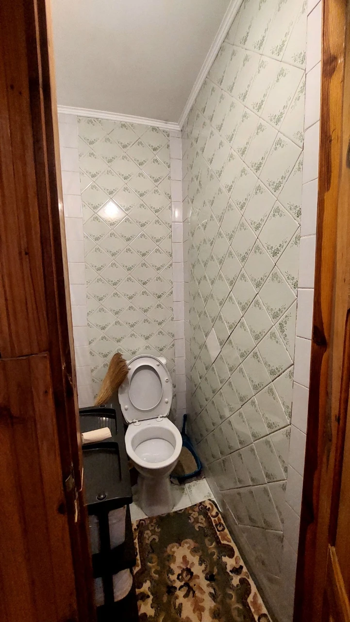 Продам 4-кімнатну квартиру. Пр-т Незалежності,301.
