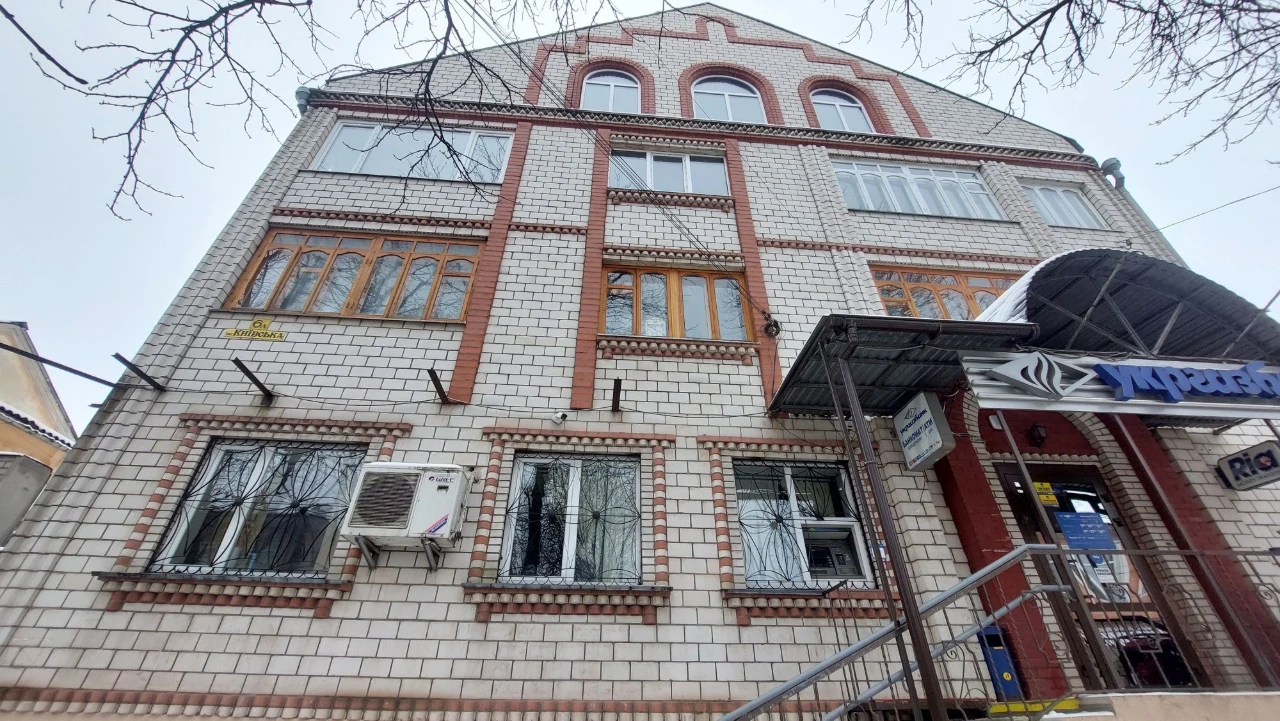 Продається 3-кімнатна квартира. Вул. Київська, 6а.