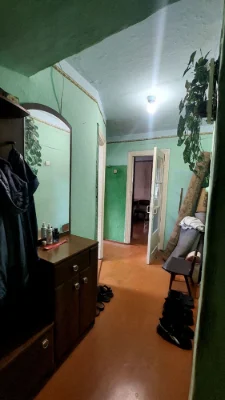 Продам 3-кімнатну квартиру. Вул.8-Березня,18.