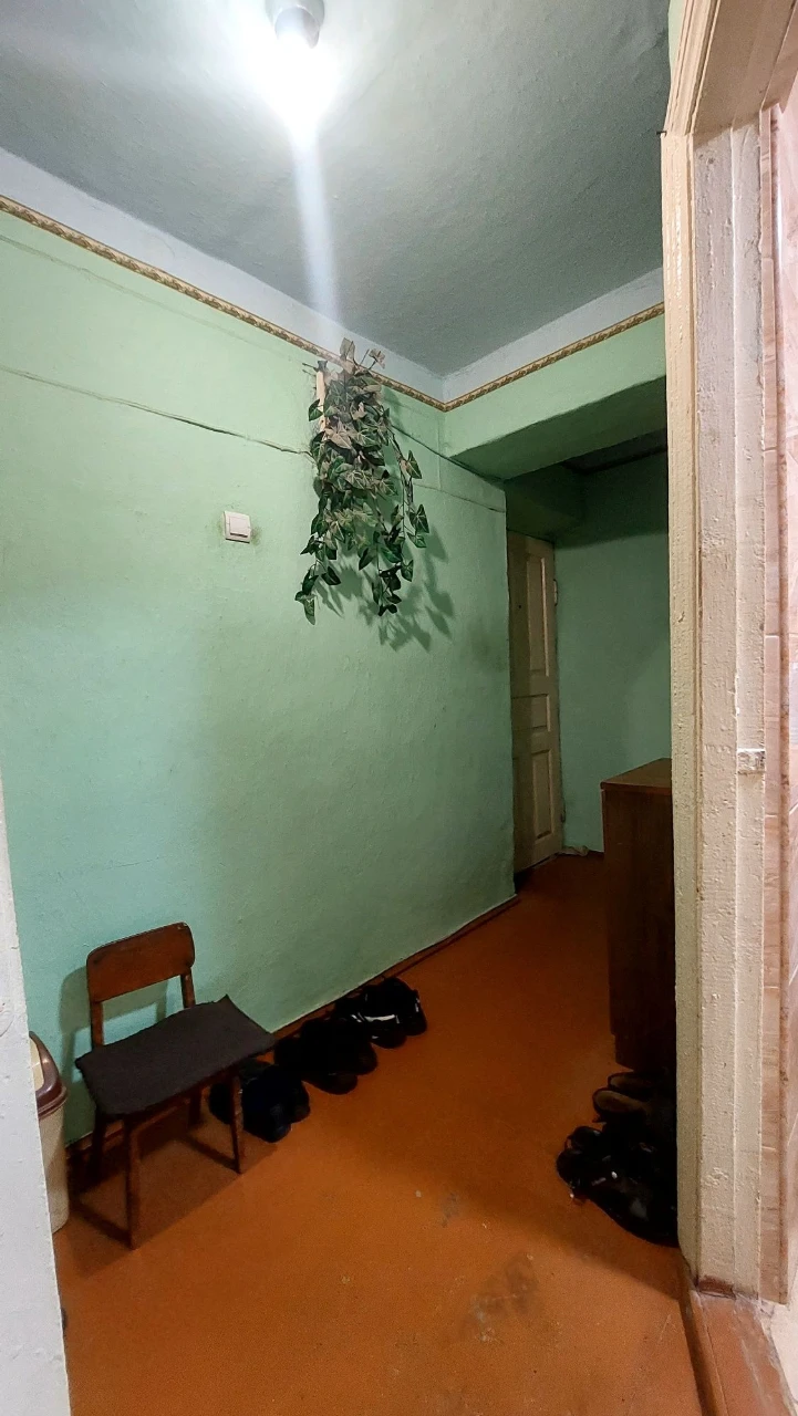 Продам 3-кімнатну квартиру. Вул.8-Березня,18.