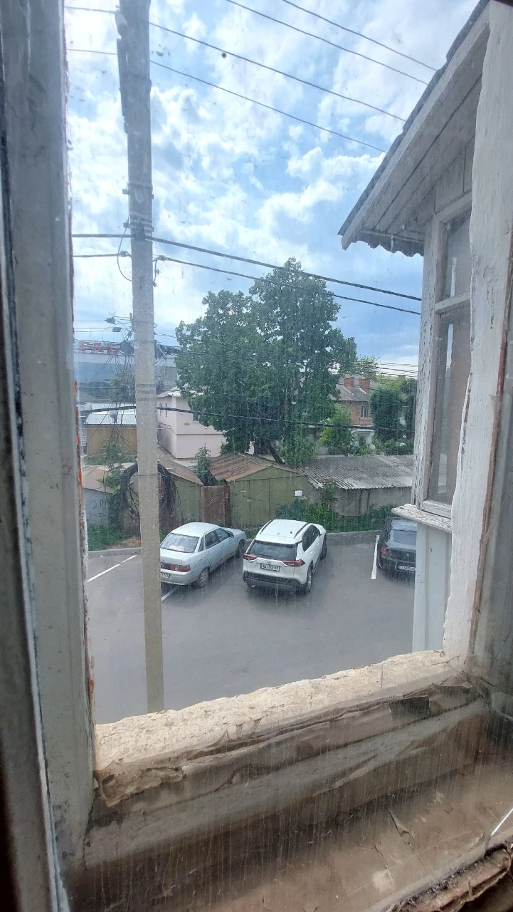 Продам 3-кімнатну квартиру. Вул.8-Березня,18.