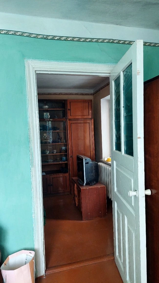 Продам 3-кімнатну квартиру. Вул.8-Березня,18.