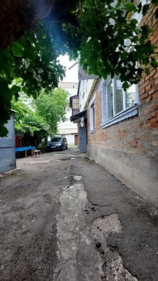 Продам 3-кімнатну квартиру. Вул.8-Березня,18.