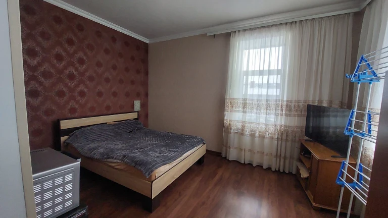For Sale: 2-bedroom apartment. Doroshenka st., 12.