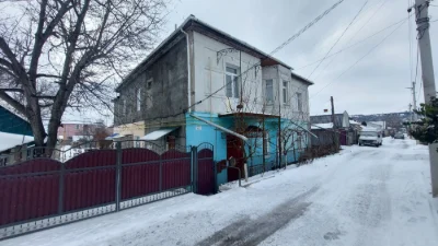 Продам 2-кімнатну квартиру. Вул.Дорошенка,12.