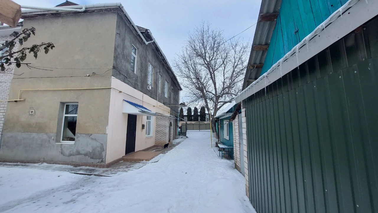 Продам 2-кімнатну квартиру. Вул.Дорошенка,12.