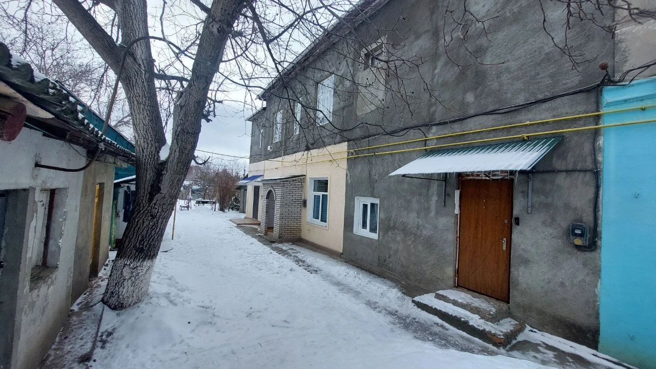 Продам 2-кімнатну квартиру. Вул.Дорошенка,12.