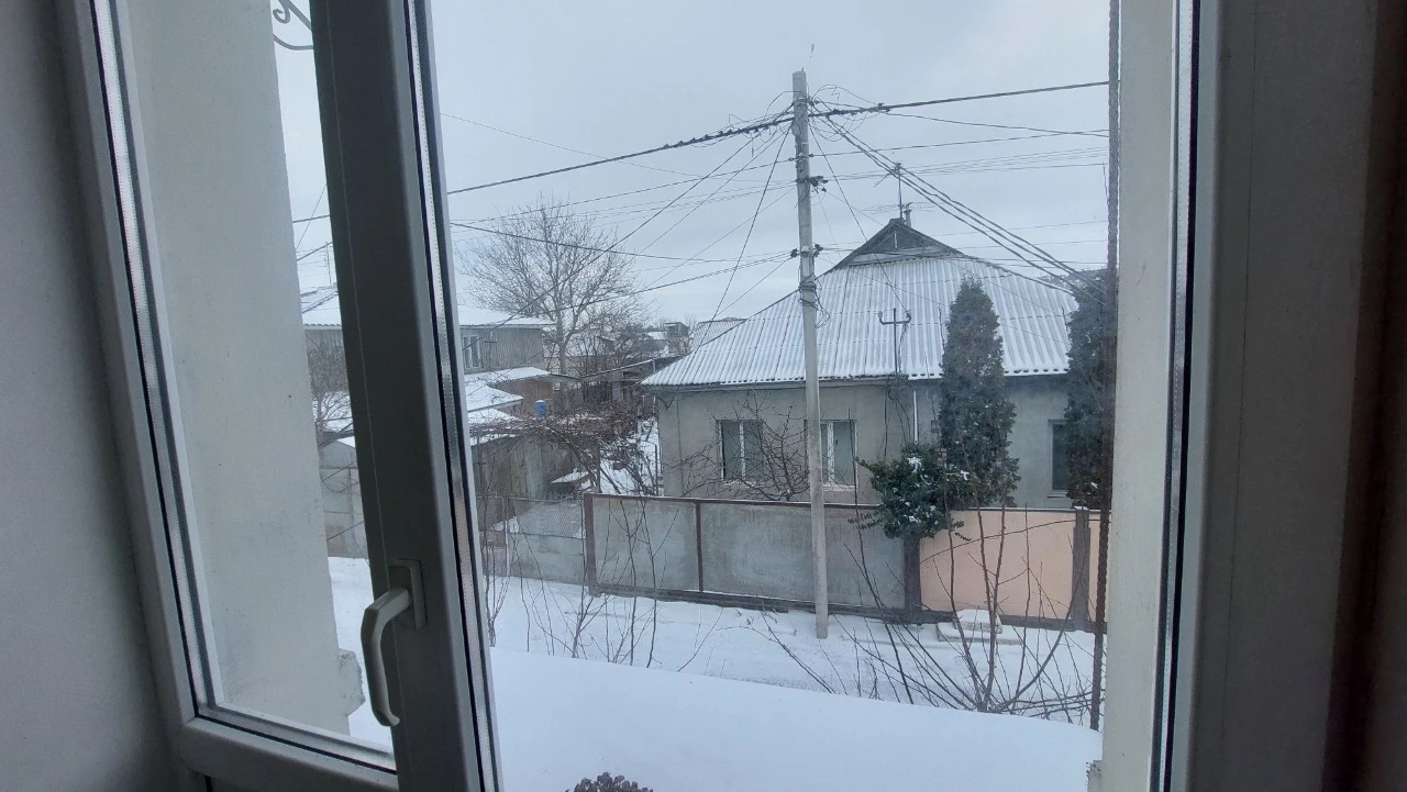 Продам 2-кімнатну квартиру. Вул.Дорошенка,12.