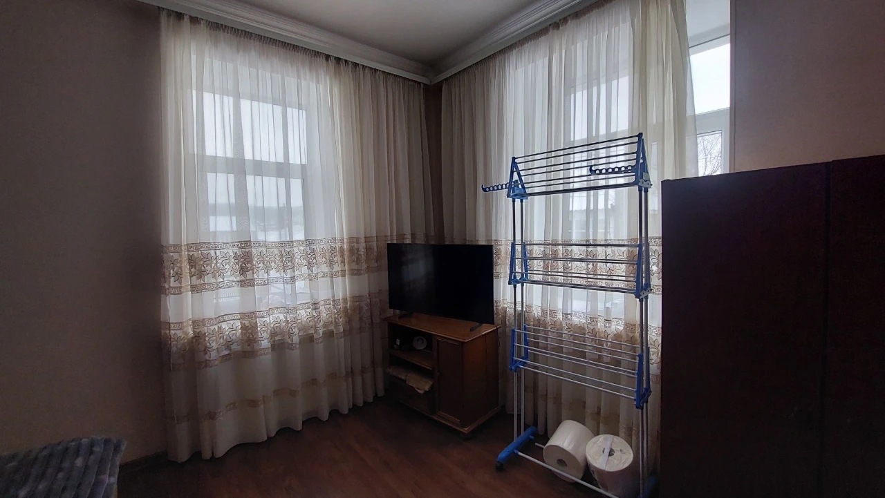 Продам 2-кімнатну квартиру. Вул.Дорошенка,12.