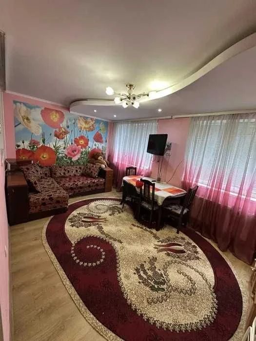 Продається 3-кімнатна квартира в самому центрі міста + гар