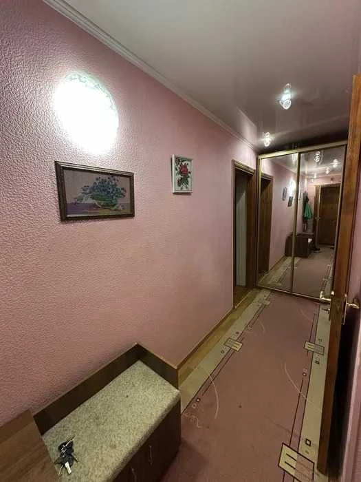 Продається 3-кімнатна квартира в самому центрі міста + гар