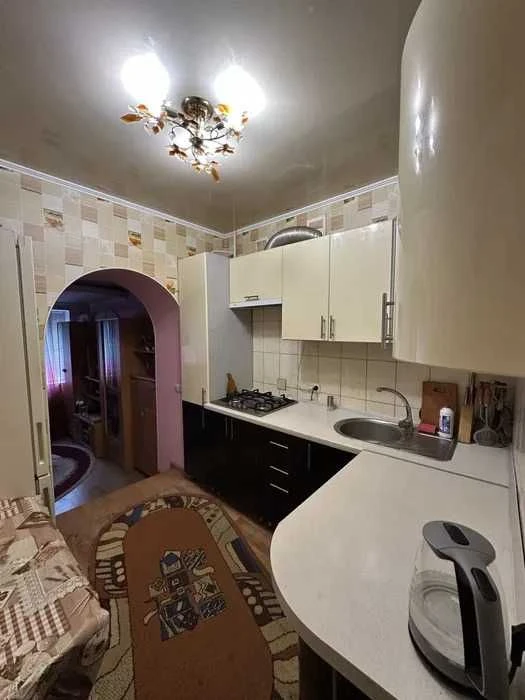 Продається 3-кімнатна квартира в самому центрі міста + гар