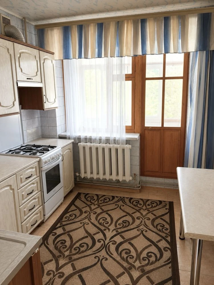 3-кімнатна квартира 71,3 м² з окремим входом, гаражем, влас
