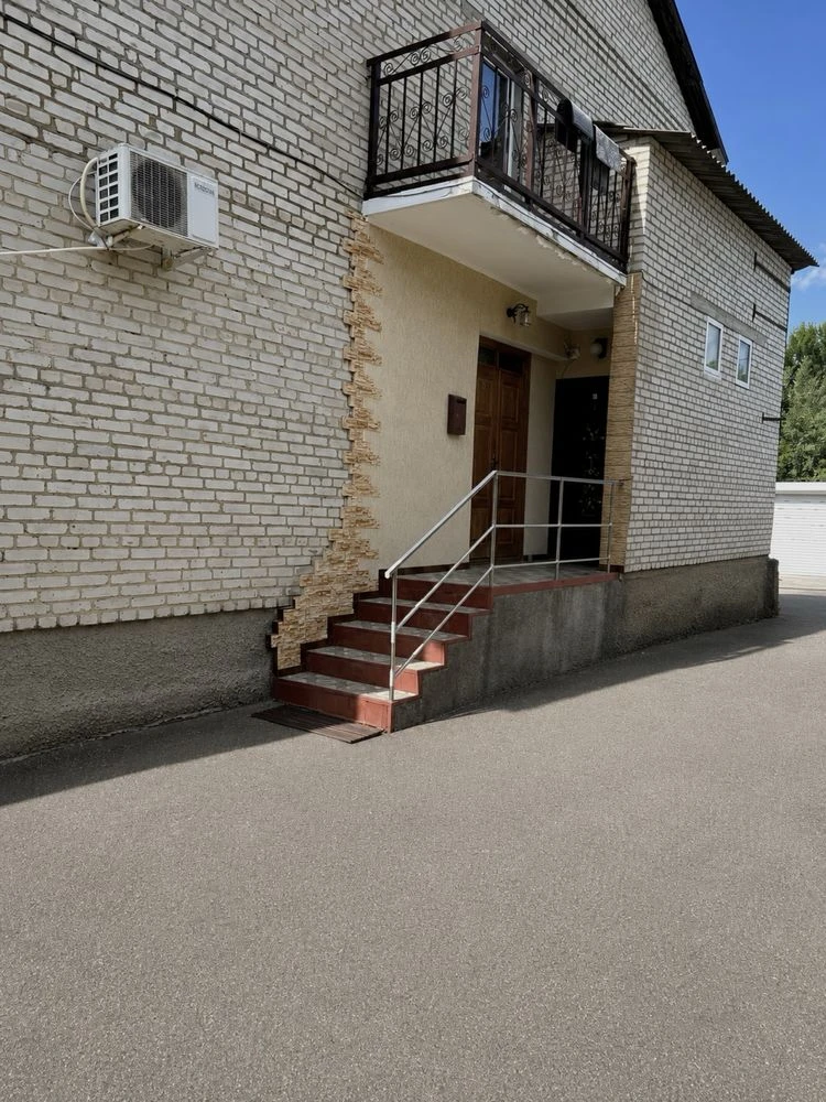 3-кімнатна квартира 71,3 м² з окремим входом, гаражем, влас