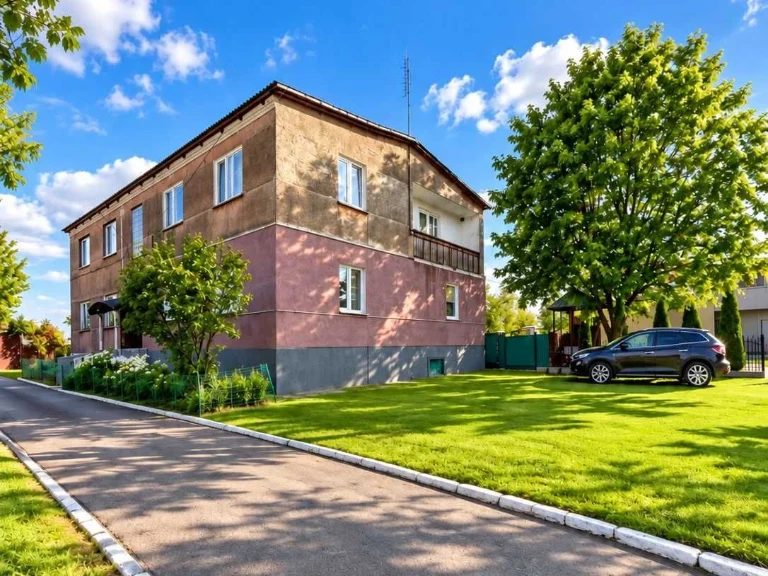 Продається 3-кімнатна квартира в с. Лучиці