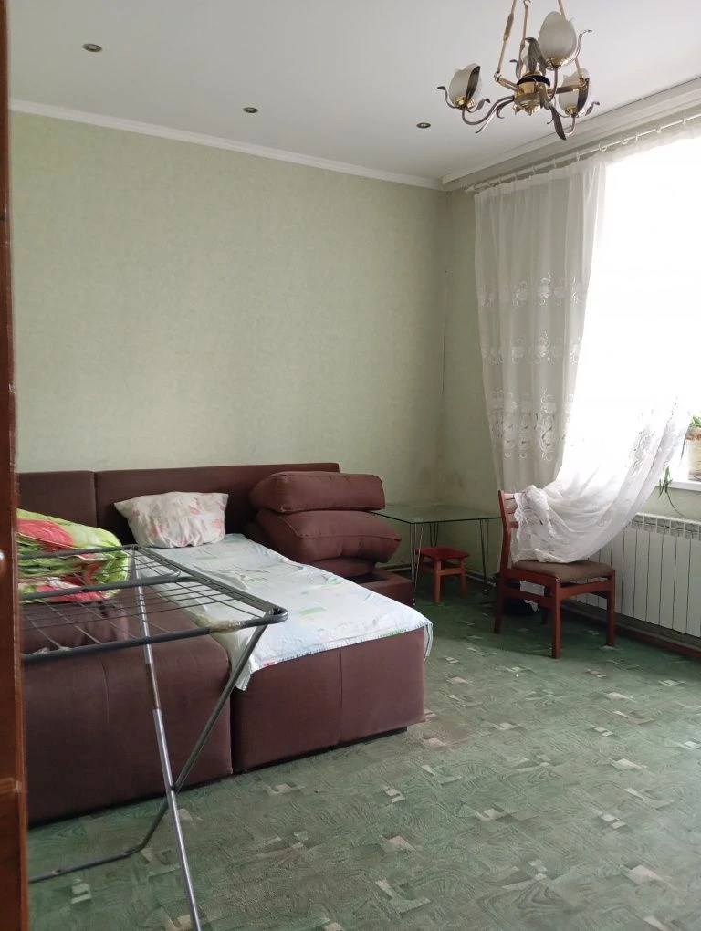 Urgent sale of a 3-room apartment in Gorohiv!