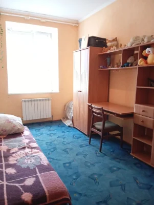 Urgent sale of a 3-room apartment in Gorohiv!