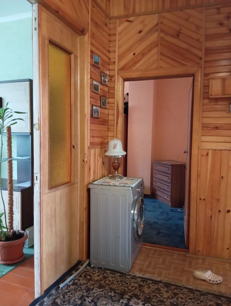 Urgent sale of a 3-room apartment in Gorohiv!
