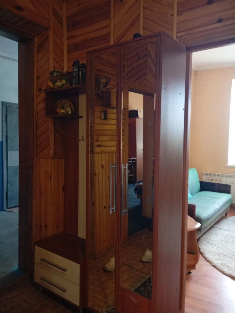 Urgent sale of a 3-room apartment in Gorohiv!