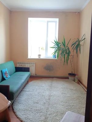 Urgent sale of a 3-room apartment in Gorohiv!
