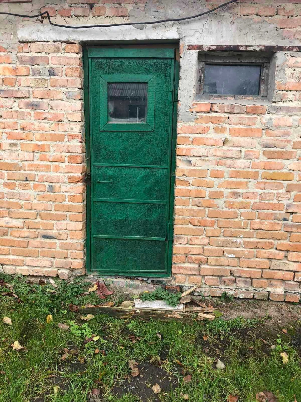 Продаж дво кімнатної квартири пів будинку