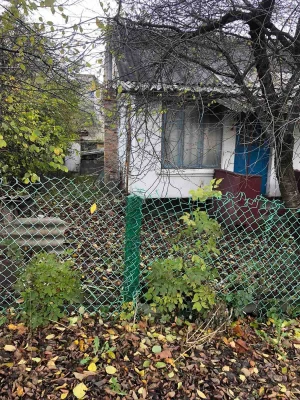Продаж дво кімнатної квартири пів будинку