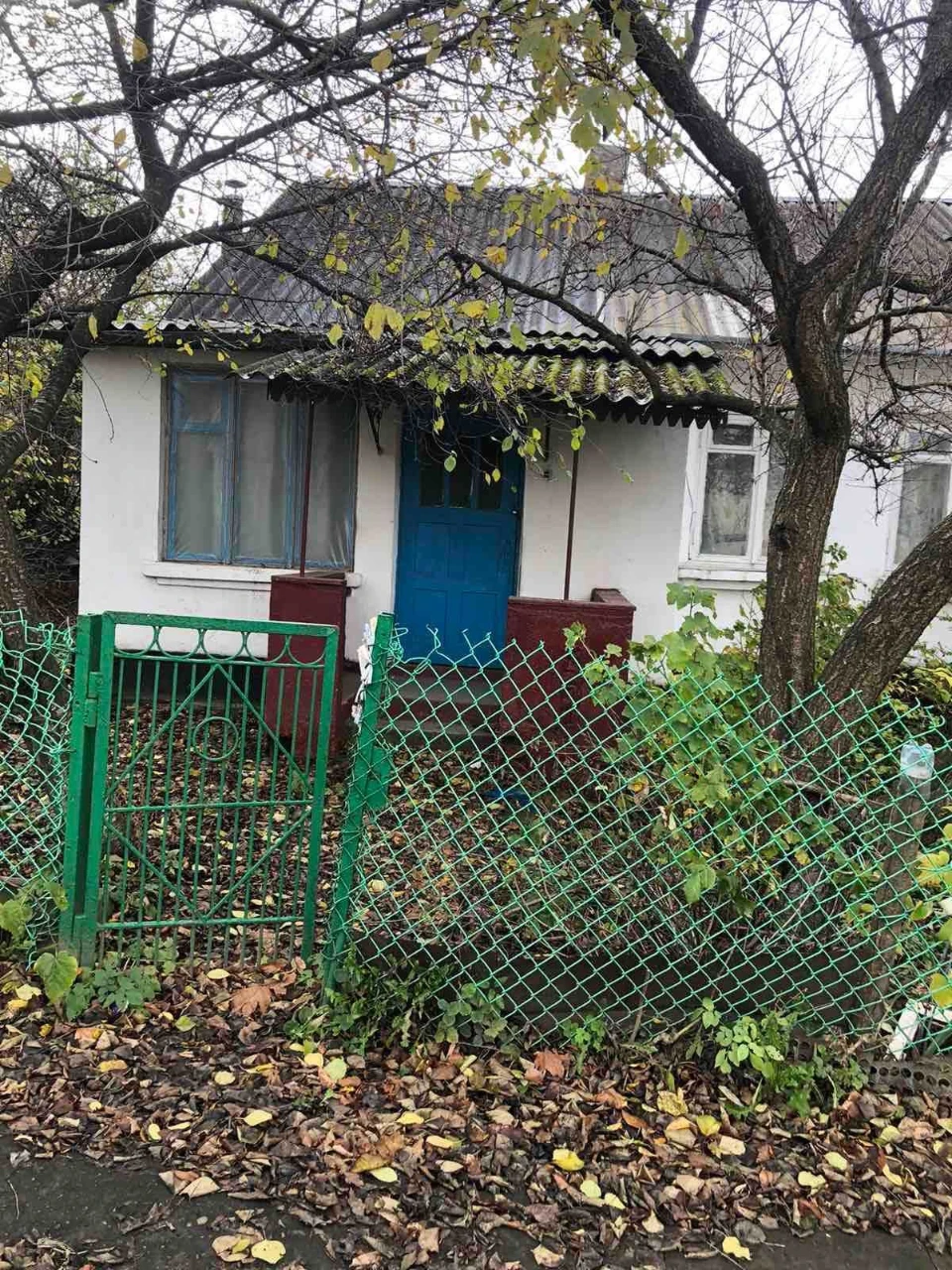 Продаж дво кімнатної квартири пів будинку