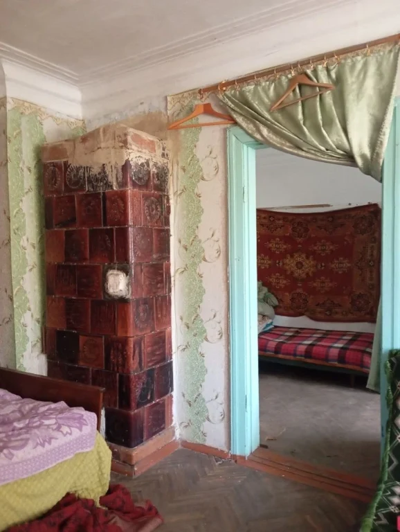 Продам 2 кім .кВ.під ремонт в 6 км.від м.Горохів !