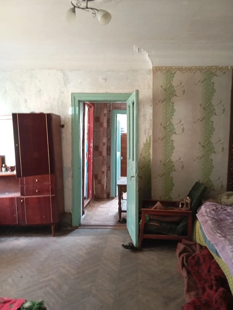 Продам 2 кім .кВ.під ремонт в 6 км.від м.Горохів !