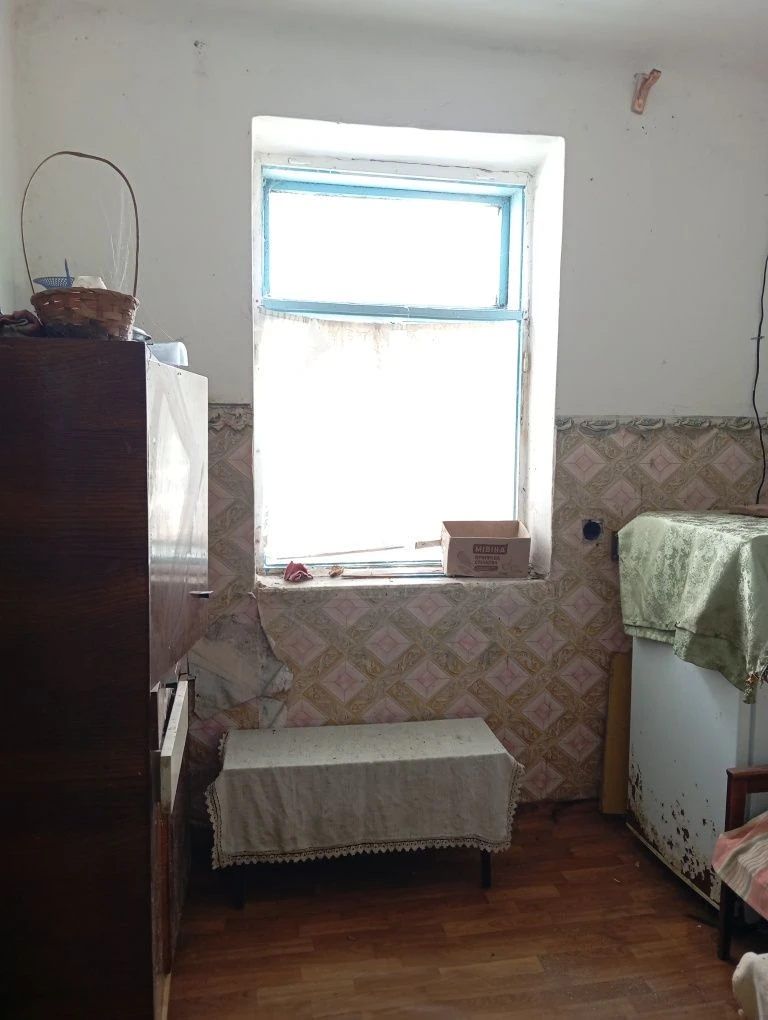 Продам 2 кім .кВ.під ремонт в 6 км.від м.Горохів !