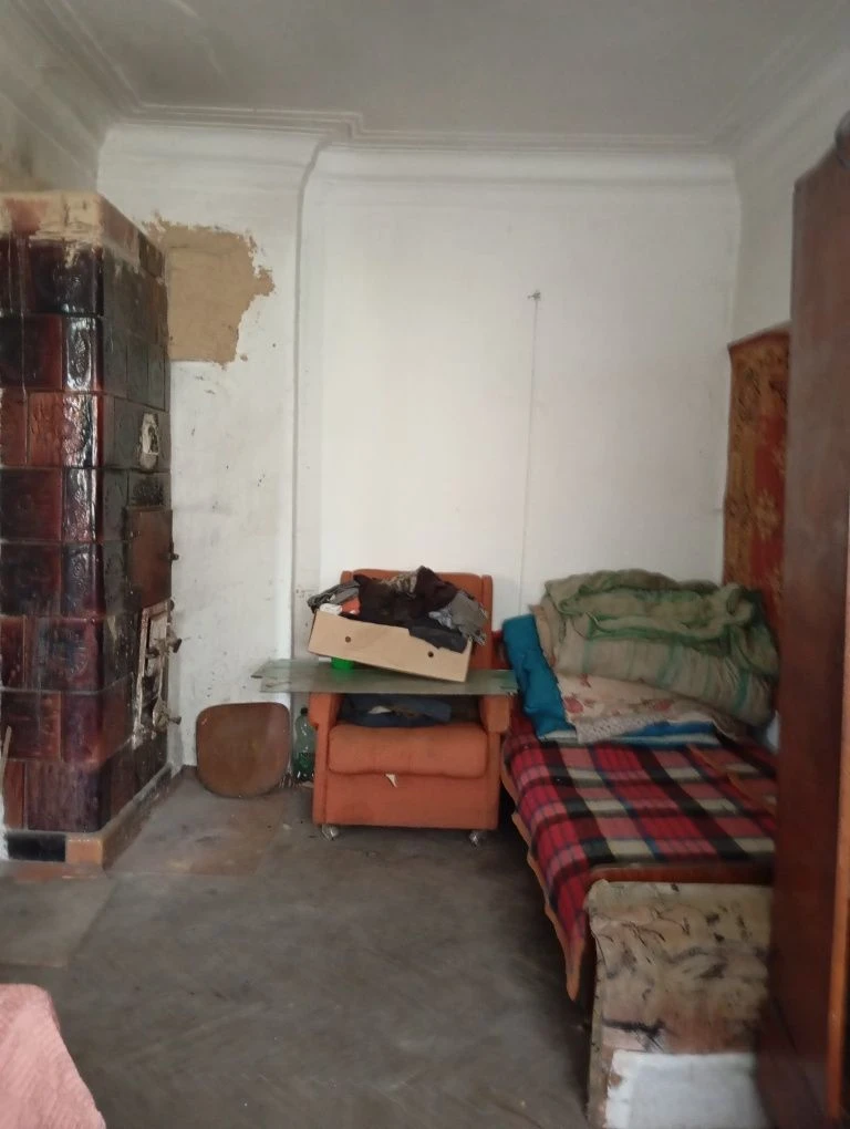 Продам 2 кім .кВ.під ремонт в 6 км.від м.Горохів !