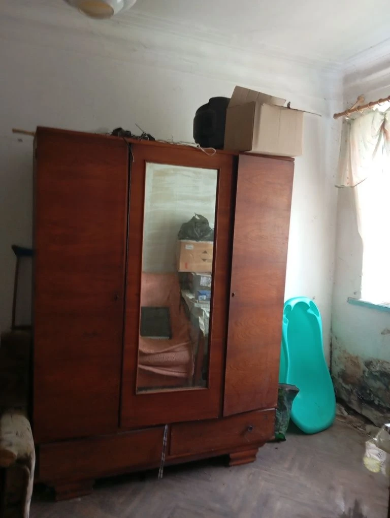 Продам 2 кім .кВ.під ремонт в 6 км.від м.Горохів !