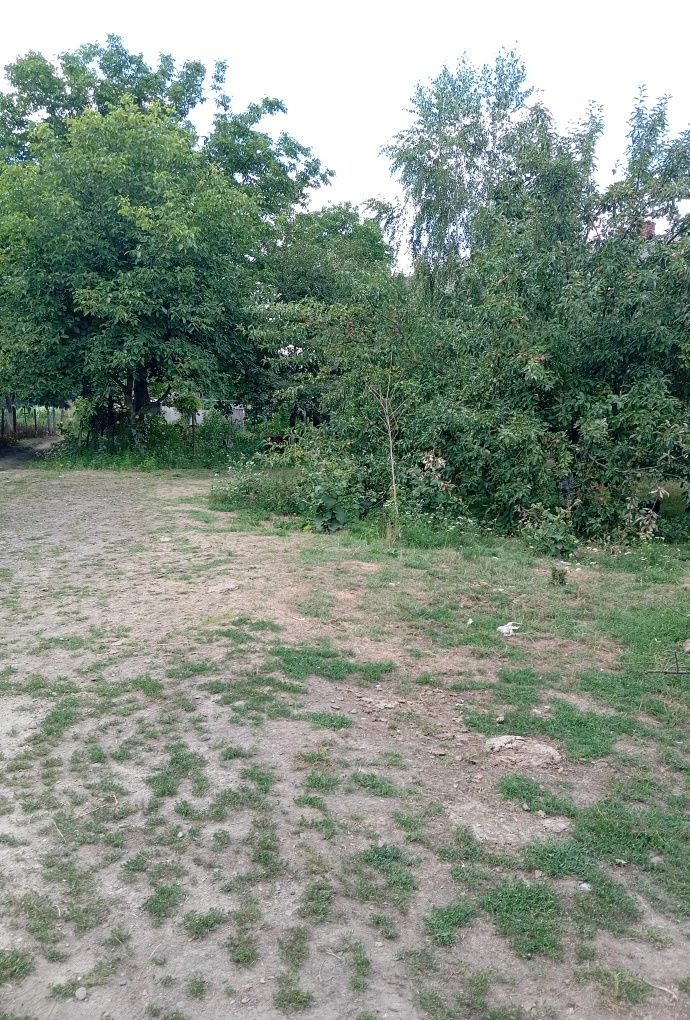 Продам 2 кім .кВ.під ремонт в 6 км.від м.Горохів !