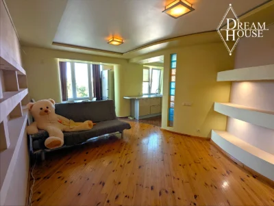For Sale: 3-bedroom apartment with individual heating on street