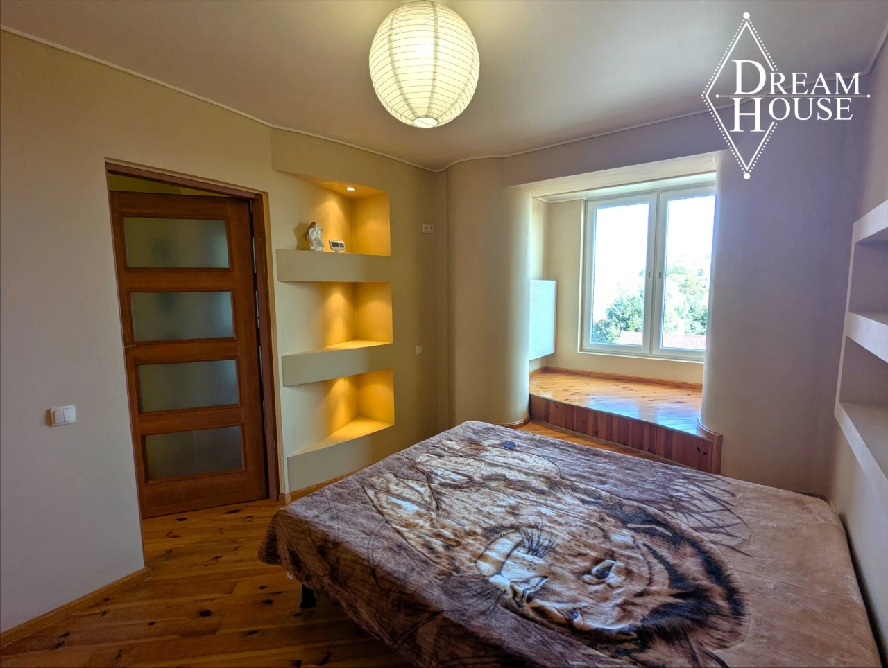 For Sale: 3-bedroom apartment with individual heating on street