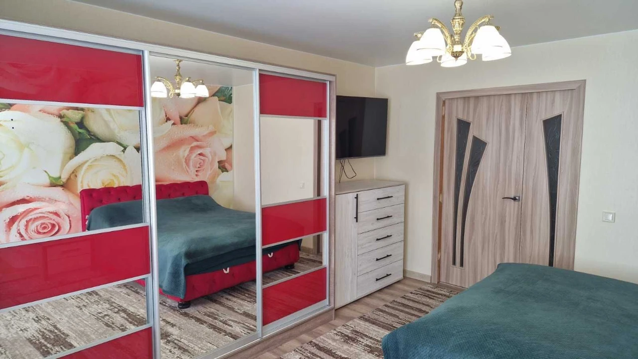 Продається трикімнатна квартира
