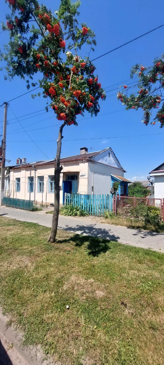 Apartment for sale with land