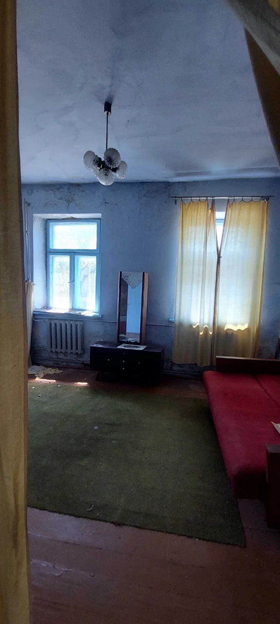 Apartment for sale with land