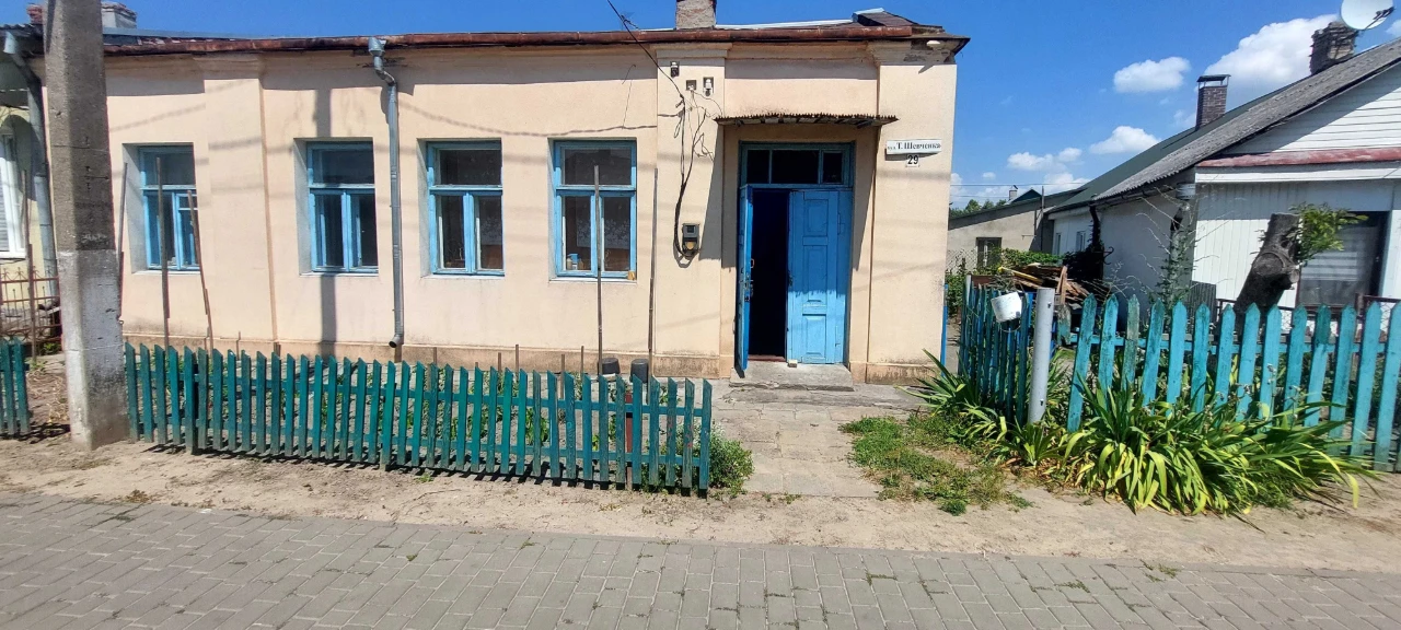 Apartment for sale with land