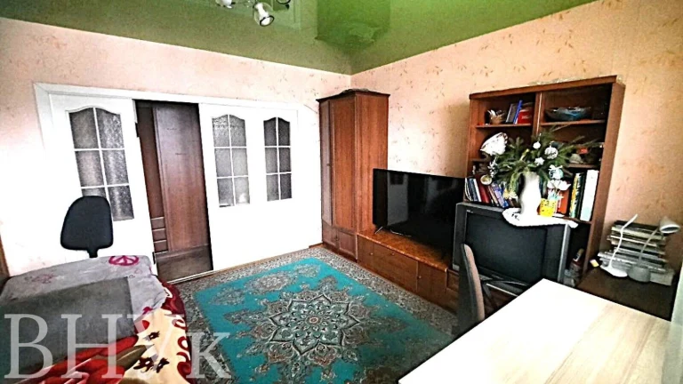Продается просторная квартира в центре Киверцов