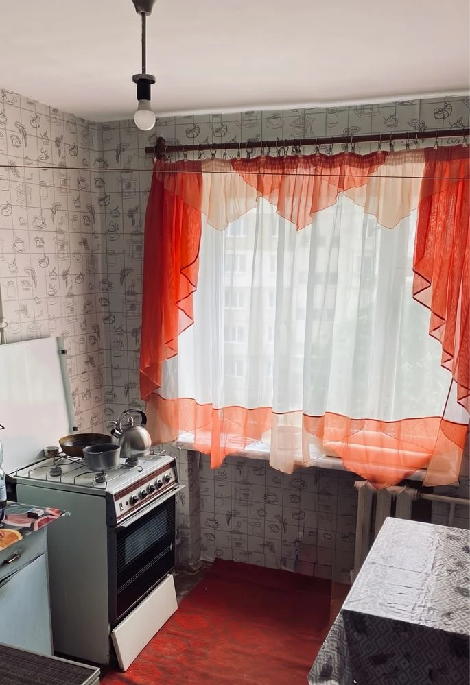 Продається квартира 2-кімнатна на вулиці Володимирська