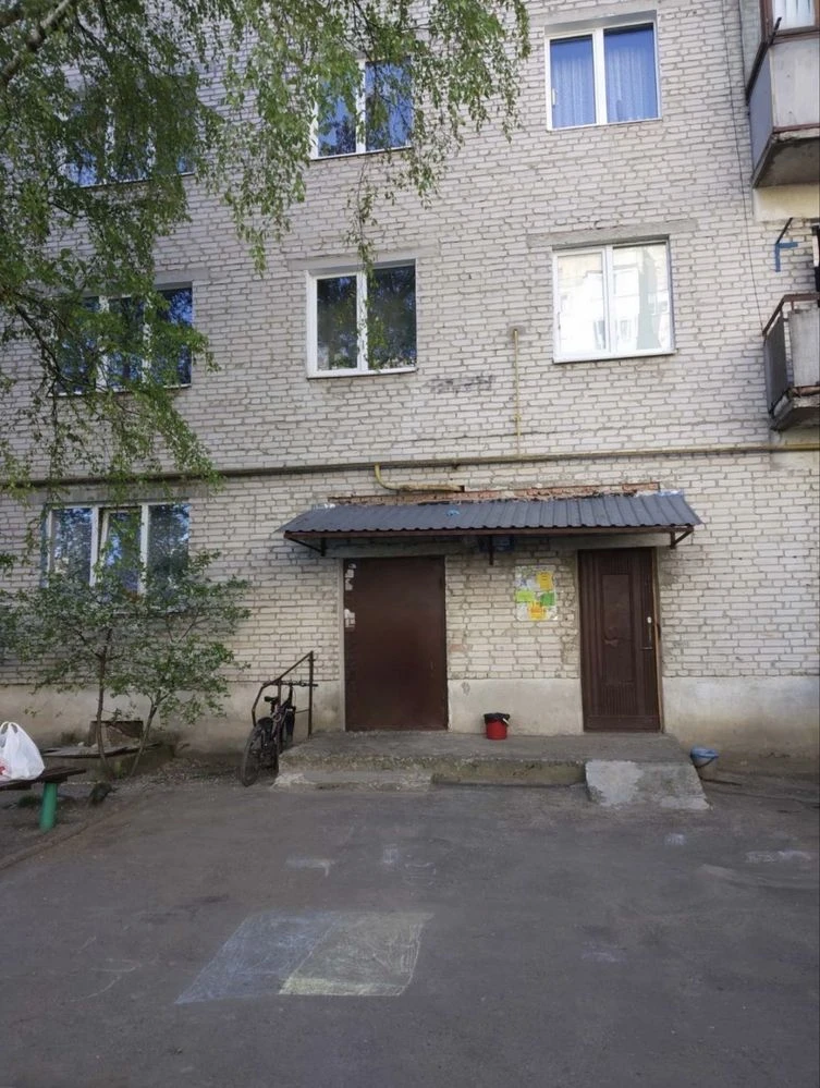 Продається квартира 2-кімнатна на вулиці Володимирська