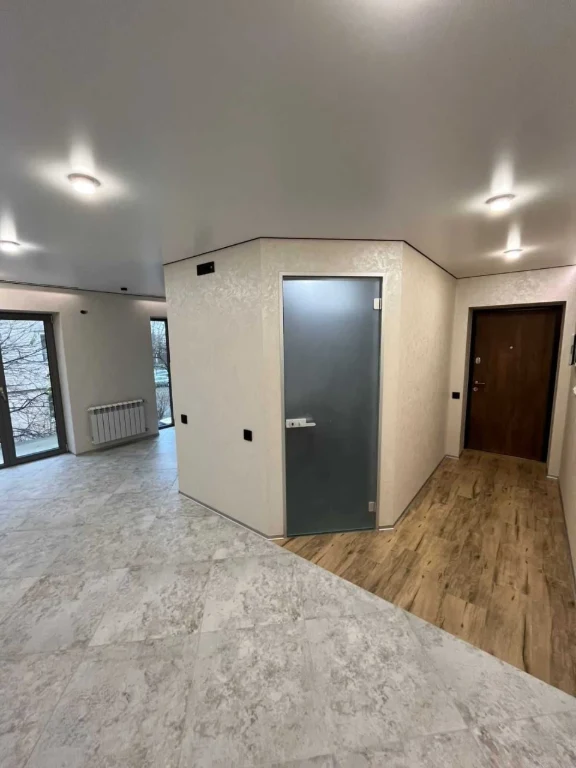 For Sale 2-bedroom apartment on Nezalezhnosti Street