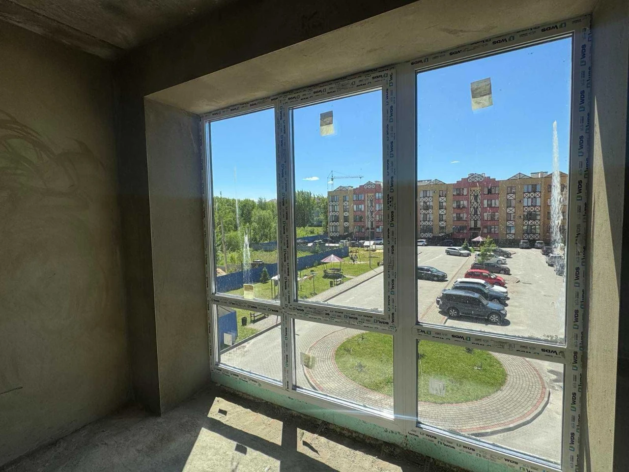 3-room apartment in a new building (sale possible under state program)