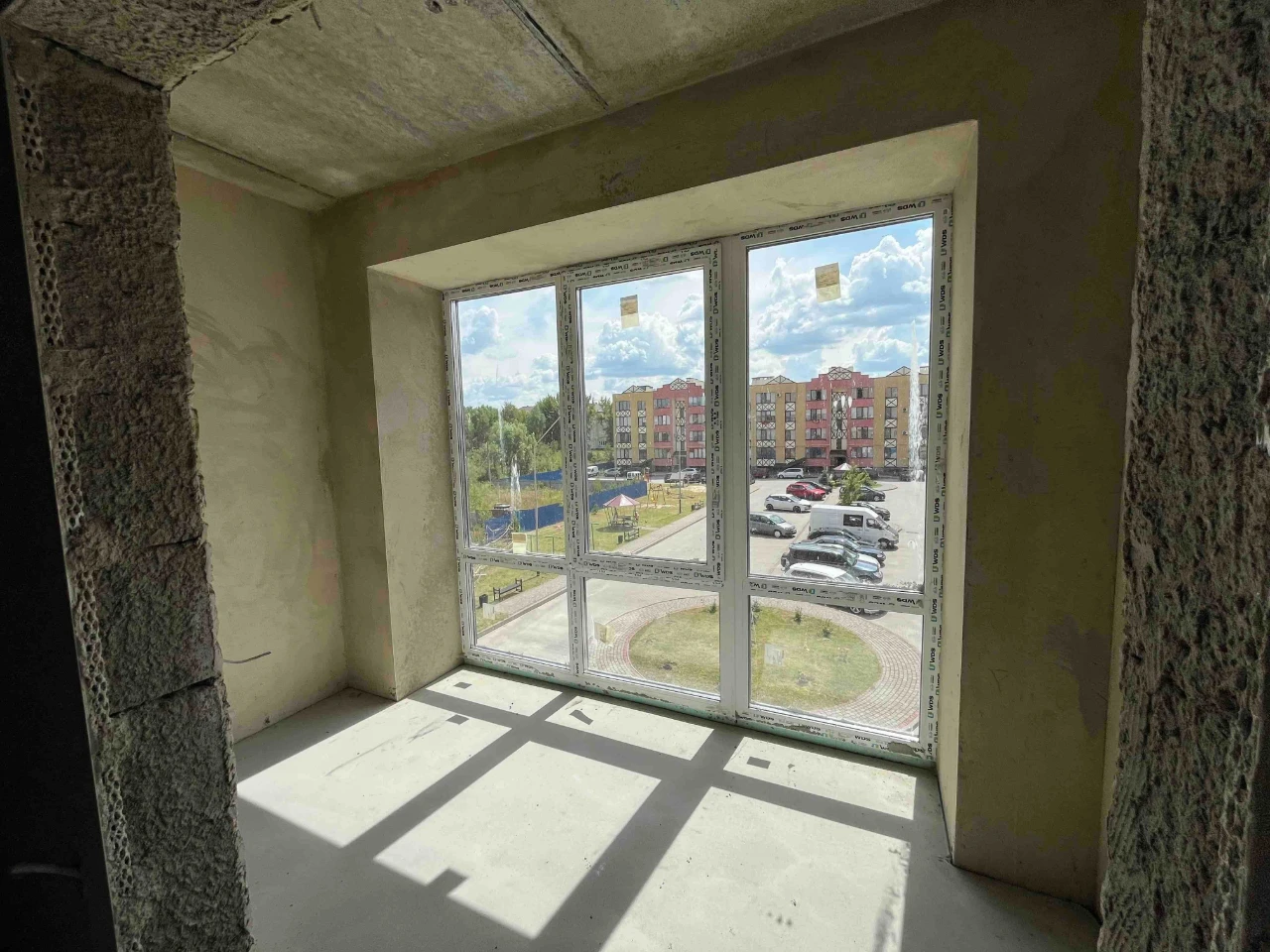 1 room apartment in new building (possible sale under state program