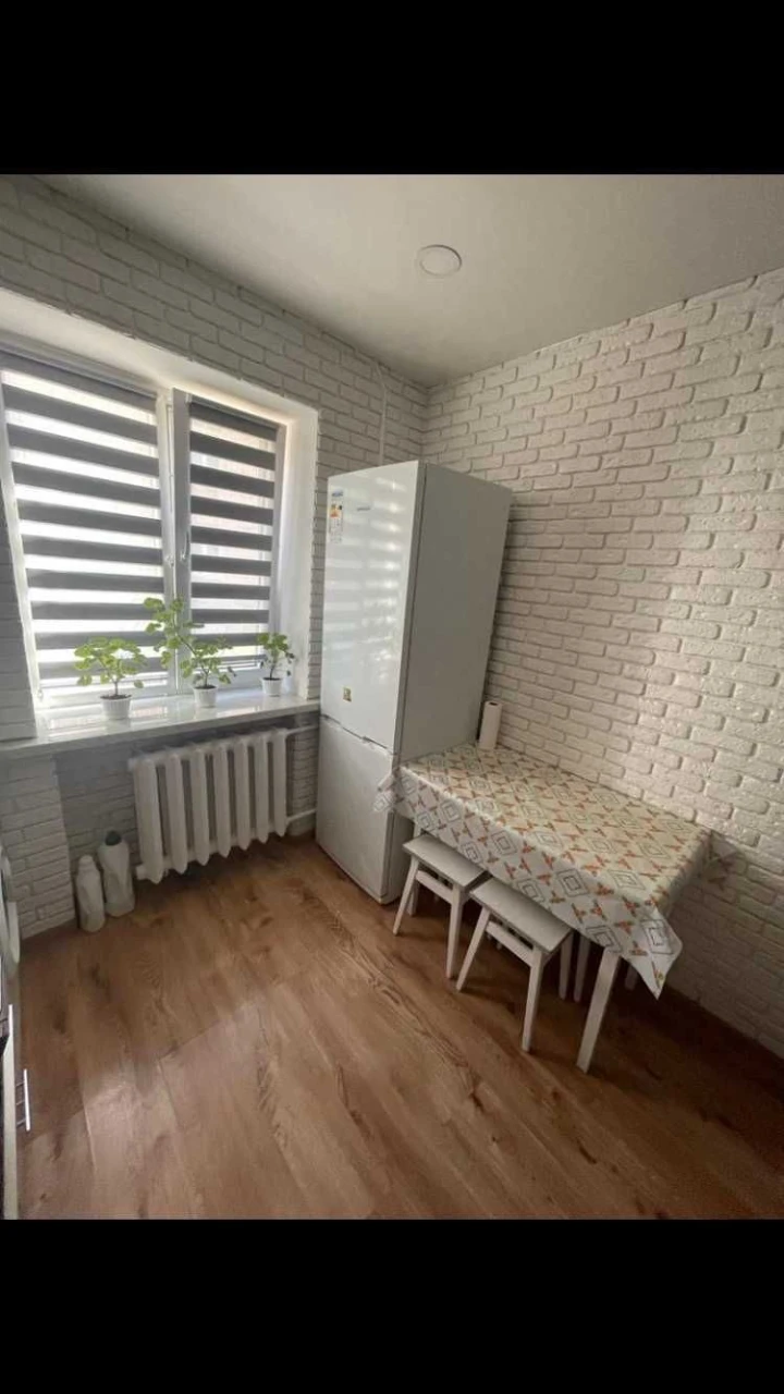 Продается двухкомнатная квартира, можно под коммерцию